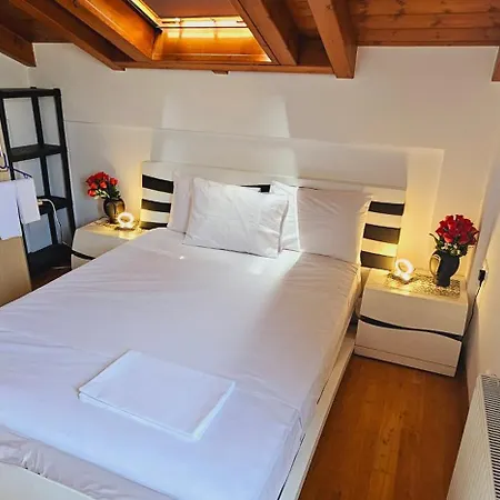 Carmi Private Pool *