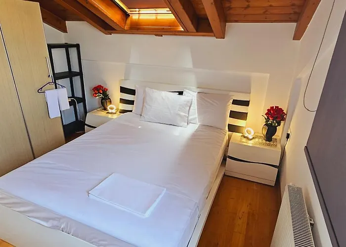 Carmi Private Pool *